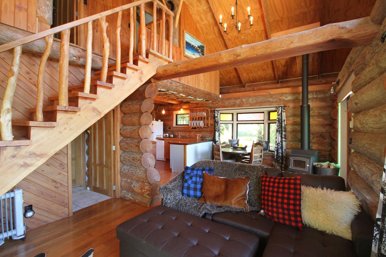 Вилла The Log Cabin & Packing Shed Уэйай Экстерьер фото