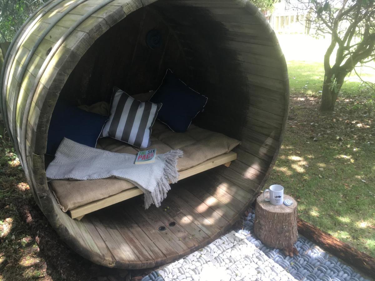 Вилла The Log Cabin & Packing Shed Уэйай Экстерьер фото